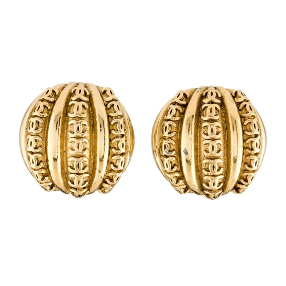 Vintage Chanel CC Clip-On Earrings Gold Tone - Excellent Condition